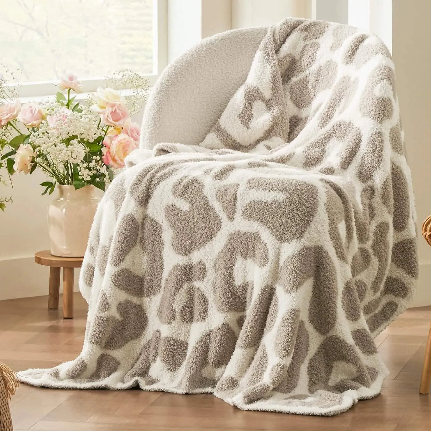 Bedsure Fluffy Fuzzy Plush Knit Throw Blanket