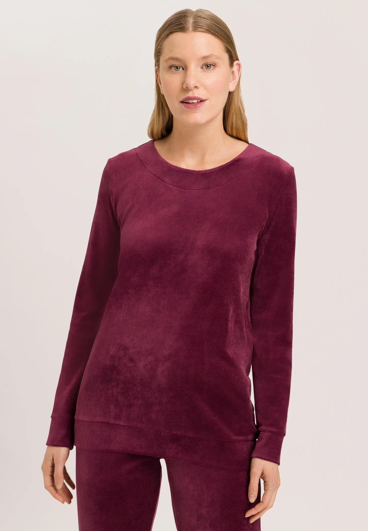 Favourites Velvet Round Neck Pullover | Ruby Wine 78770-2423