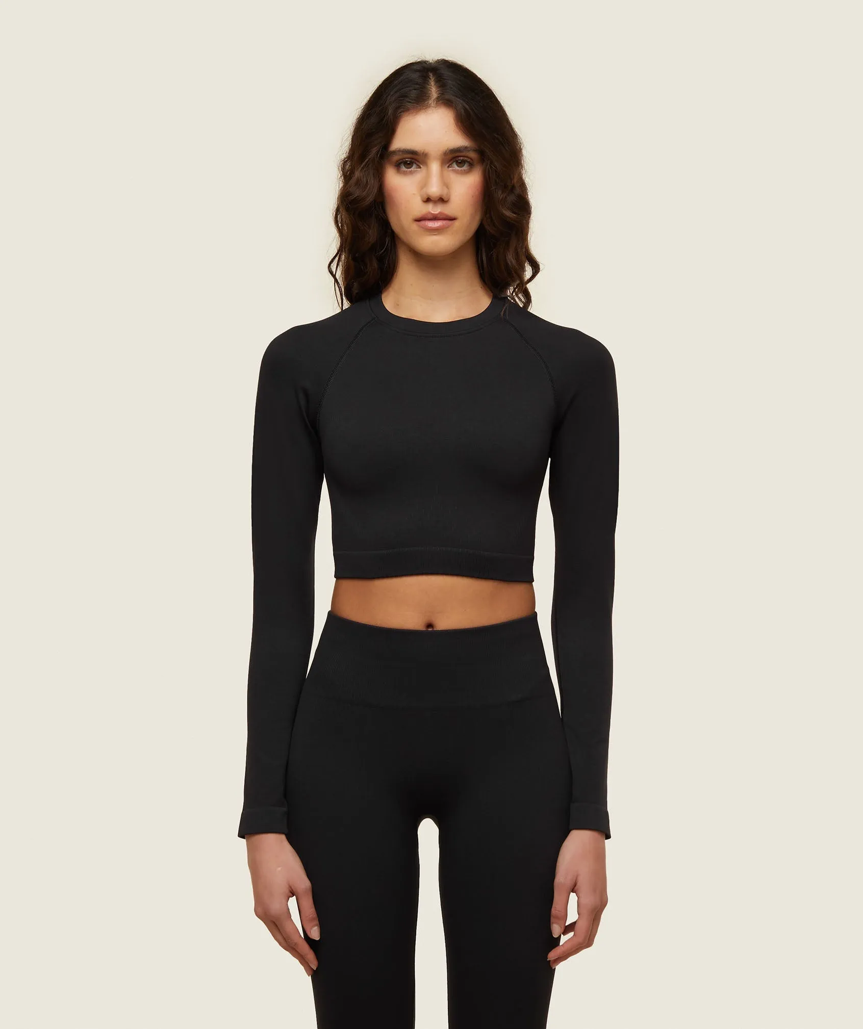 Gymshark everywear Seamless Long Sleeve Crop Top - Black