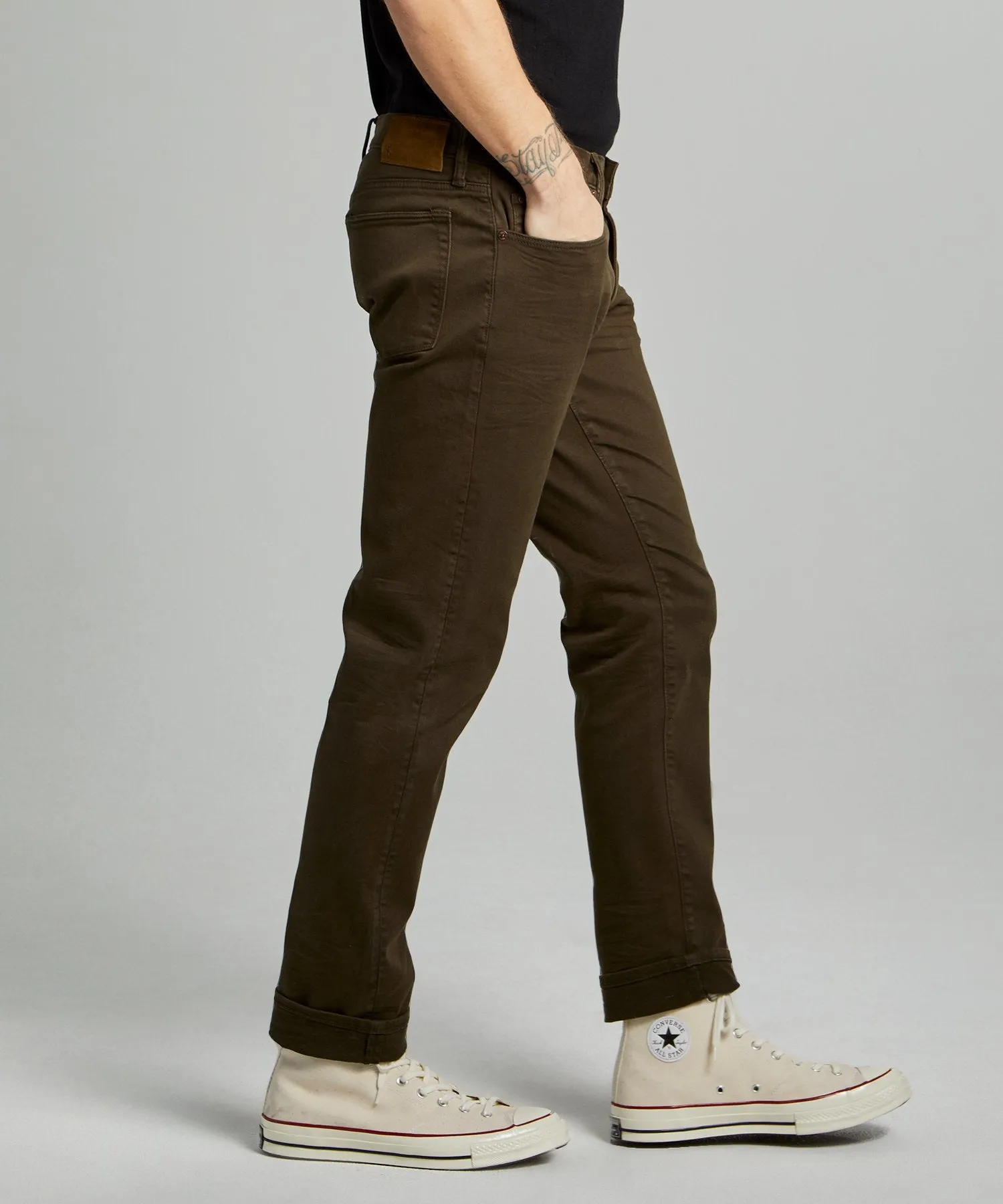 Slim Fit 5-Pocket Garment-Dyed Stretch Twill in Peat