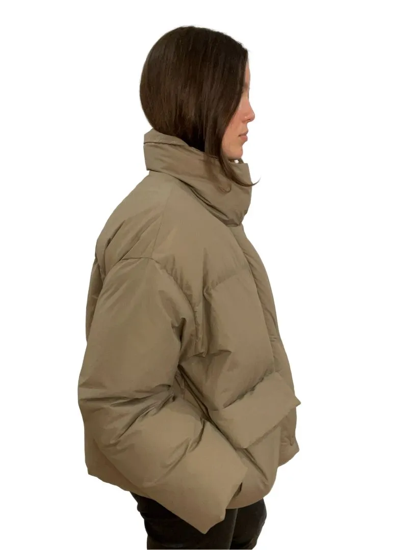 Stella McCartney Tan Puffer Jacket. Size: 38