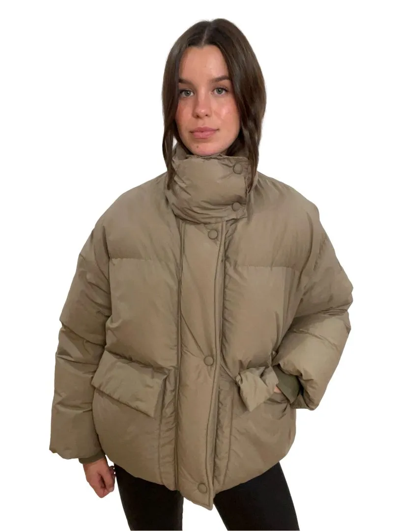 Stella McCartney Tan Puffer Jacket. Size: 38